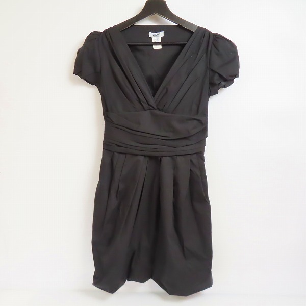 実際に弊社で買取させて頂いた【おまとめ品】モスキーノ/バーバリー/セオリー他 ワンピース/ブルゾン/スカート等 レディースアパレルの画像 1枚目