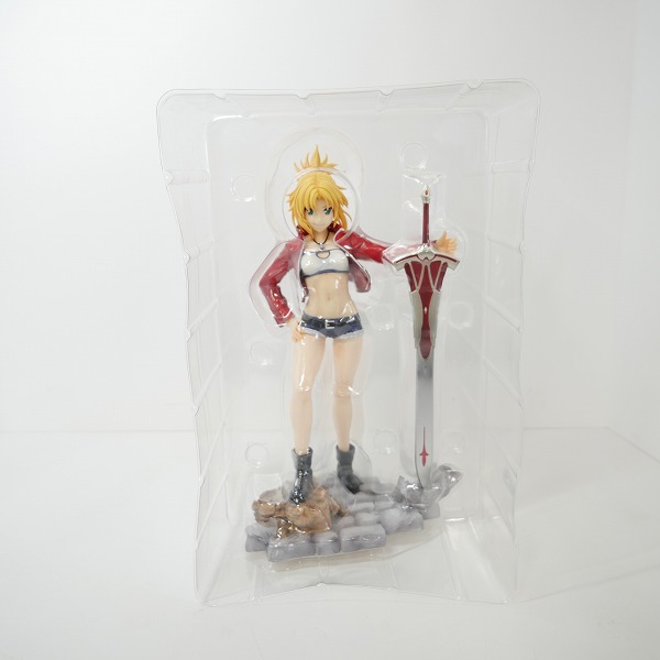 実際に弊社で買取させて頂いた【未開封】KOTOBUKIYA/コトブキヤ Fate/ Apocrypha フェイト/アポクリファ 1/7 赤のセイバー フィギュアの画像 1枚目