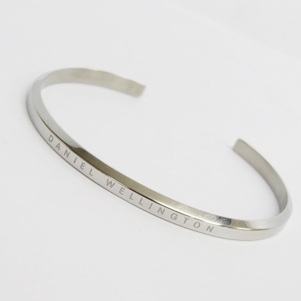 実際に弊社で買取させて頂いたDaniel Wellington/ダニエルウェリントン Classic Cuff バングル