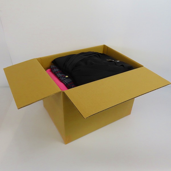 実際に弊社で買取させて頂いた【おまとめ品】モスキーノ/バーバリー/セオリー他 ワンピース/ブルゾン/スカート等 レディースアパレルの画像 8枚目