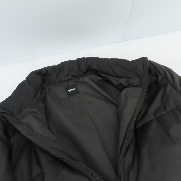 実際に弊社で買取させて頂いたHUGO BOSS/ヒューゴボス 中綿 ジップアップ ジャケット ブラック 054の画像 7枚目