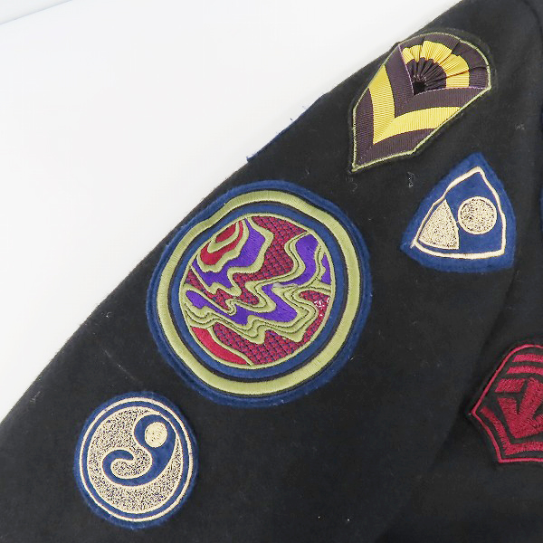 実際に弊社で買取させて頂いたDRIES VAN NOTEN/ドリスヴァンノッテン ダブルボタン ワッペンデザイン コート 73-09-64-09018/44の画像 4枚目