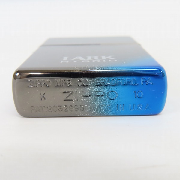 実際に弊社で買取させて頂いたZIPPO/ジッポー LARK/ラーク HYBRID/ハイブリッド 1937レプリカ ブルーグラデ 2010年製の画像 3枚目