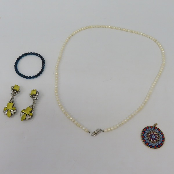 実際に弊社で買取させて頂いた【おまとめ品】ジバンシー/ピンキー＆ダイアン他 ネックレス/イアリング等 レディース アクセサリーの画像 2枚目