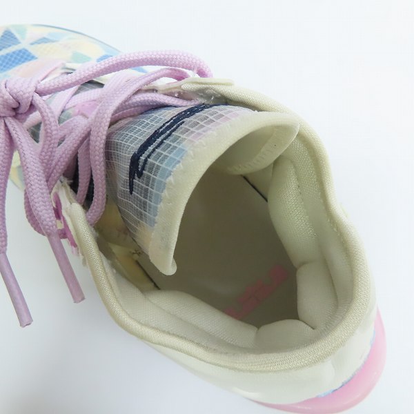 実際に弊社で買取させて頂いたatmos×NIKE/アトモス×ナイキ LEBRON 18 LOW SAKURA スニーカー CV7562-101/25の画像 4枚目