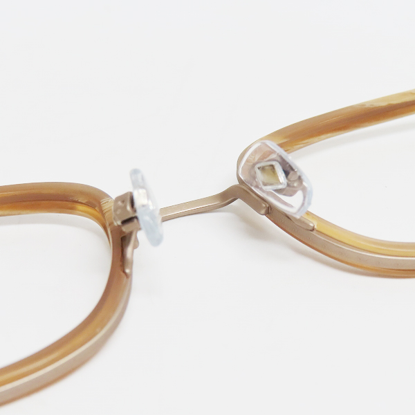 実際に弊社で買取させて頂いたGIORGIO ARMANI/ジョルジオアルマーニ メガネフレーム/アイウェア レンズ無し AR5016-T-D 3029の画像 4枚目