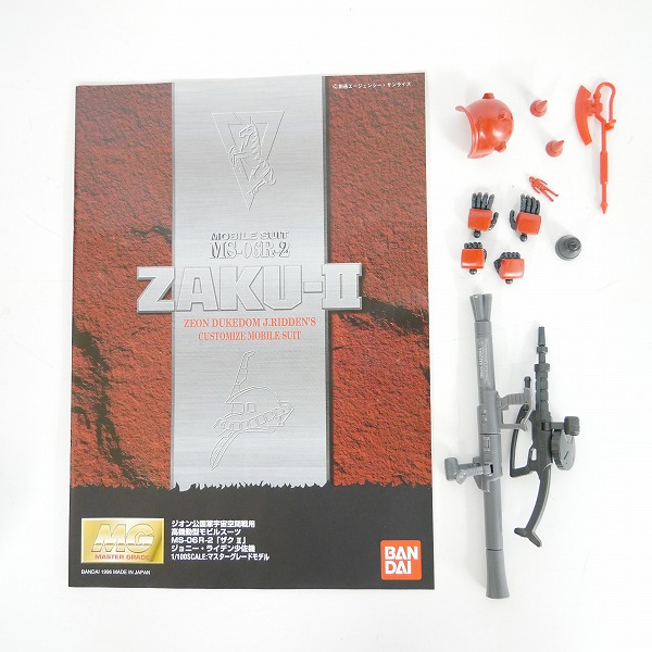 実際に弊社で買取させて頂いた【完成品/ジャンク】BANDAI/バンダイ MG 1/100 ザクII ジョニー・ライデン少佐機/ガンプラ/ガンダムの画像 6枚目