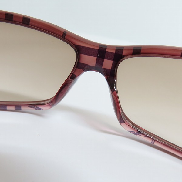 実際に弊社で買取させて頂いたBURBERRY by SAFILO/バーバリー サングラス/アイウェア B 8439/S の画像 4枚目