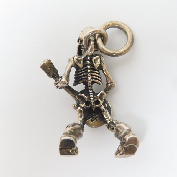 実際に弊社で買取させて頂いたCRAZY PIG/クレイジーピッグ ティルデス ギタースカル ペンダントトップの画像 2枚目