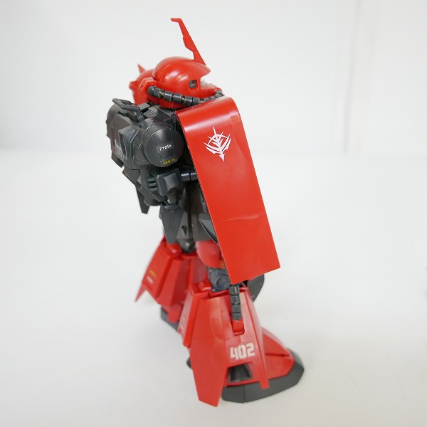 実際に弊社で買取させて頂いた【完成品/ジャンク】BANDAI/バンダイ MG 1/100 ザクII ジョニー・ライデン少佐機/ガンプラ/ガンダムの画像 4枚目