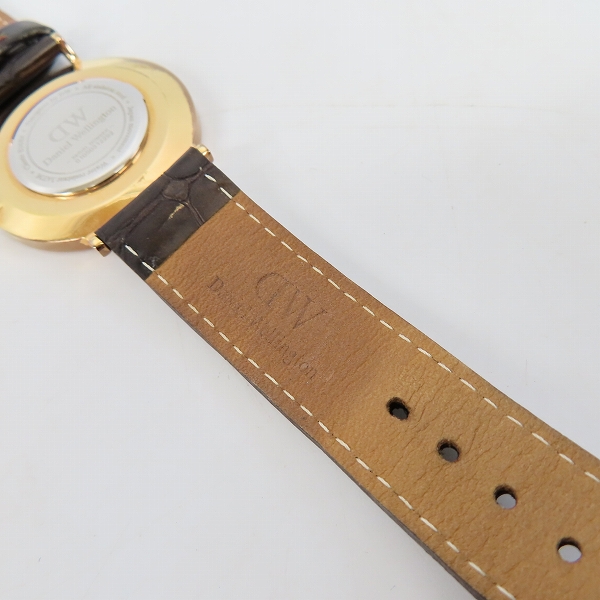 実際に弊社で買取させて頂いたDanielWellington/ダニエルウェリントン CLASSIC B36R4/クラシック アナログ 腕時計 0510DW 替えベルト付き【動作未確認】の画像 4枚目