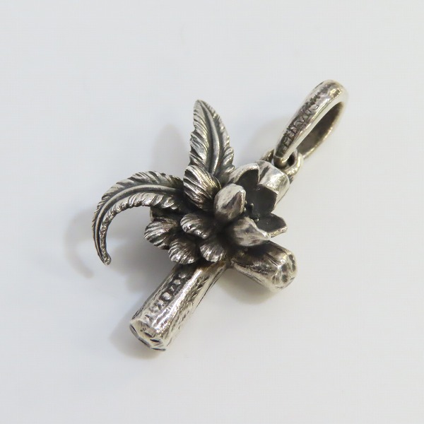 実際に弊社で買取させて頂いたBloody Mary/ブラッディマリー フェザー/クロスデザイン ペンダント