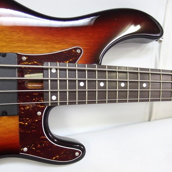 実際に弊社で買取させて頂いた★Bacchus/バッカス TF4-PLD 3TS-BH/ブラックヘッド 4弦エレキベース プリアンプ内蔵 ギグケース付の画像 4枚目