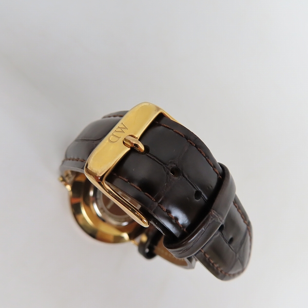 実際に弊社で買取させて頂いたDanielWellington/ダニエルウェリントン CLASSIC B36R4/クラシック アナログ 腕時計 0510DW 替えベルト付き【動作未確認】の画像 2枚目