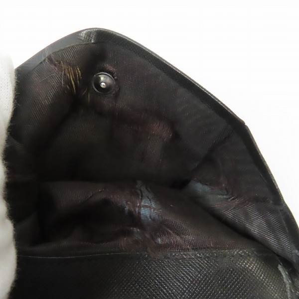 実際に弊社で買取させて頂いた【難あり】PRADA/プラダ サフィアーノ レザー 二つ折りコンパクトウォレット/財布の画像 7枚目