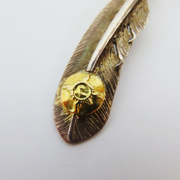 実際に弊社で買取させて頂いたFIRST ARROWS/ファーストアローズ K18メタル付フェザーペンダント 右向き Sの画像 5枚目