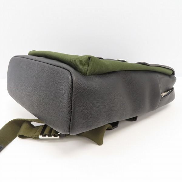 実際に弊社で買取させて頂いた【未使用】LOEWE/ロエベ  MILITARY BACK PACK/ミリタリーバックパック/リュックサック B553J18X02の画像 2枚目