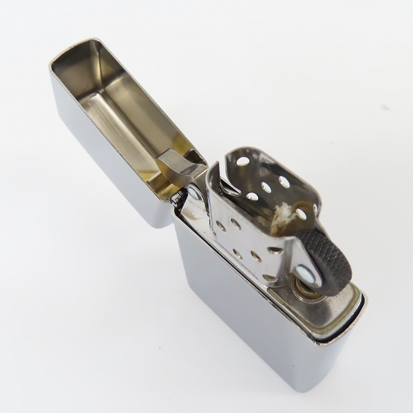 実際に弊社で買取させて頂いたZIPPO/ジッポー Paul Smith/ポールスミス ブランドロゴ 2020年製の画像 4枚目