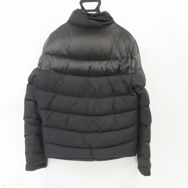 実際に弊社で買取させて頂いたEMPORIO ARMANI/エンポリオアルマーニ EA7 ダウンジャケット/Lの画像 1枚目