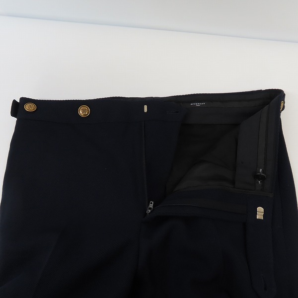実際に弊社で買取させて頂いた【未使用】GIVENCHY/ジバンシイ ロゴボタン ウエストサイドアジャスター ウールスラックスパンツ BM505210L5/48の画像 2枚目