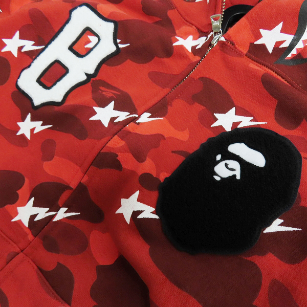 実際に弊社で買取させて頂いた【未使用】A BATHING APE×BLACK SCALE/エイプ×ブラックスケール カモフラ 総柄 シャーク フルジップ パーカー レッド/Mの画像 7枚目