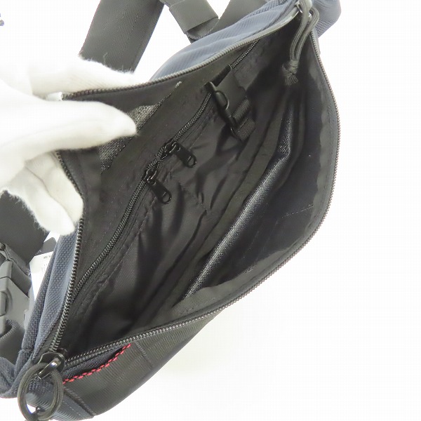 実際に弊社で買取させて頂いた(1)【未使用】BRIEFING/ブリーフィング TRIPOD トライポッド ボディバッグ BRF071219 DEEP SEAの画像 4枚目