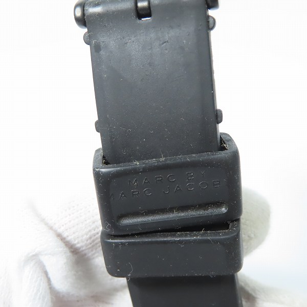 実際に弊社で買取させて頂いた(1)MARC BY MARC JACOBS/マークバイマークジェイコブス クォーツ 腕時計 MBM5528【動作未確認】の画像 6枚目