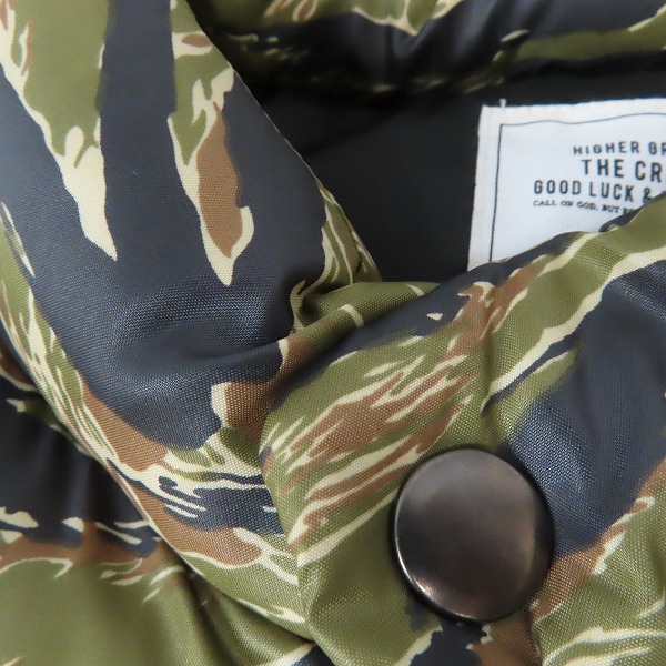 実際に弊社で買取させて頂いたTHE CRIMIE/クライミー カモ柄ショルダー ダウンベスト/Lの画像 7枚目