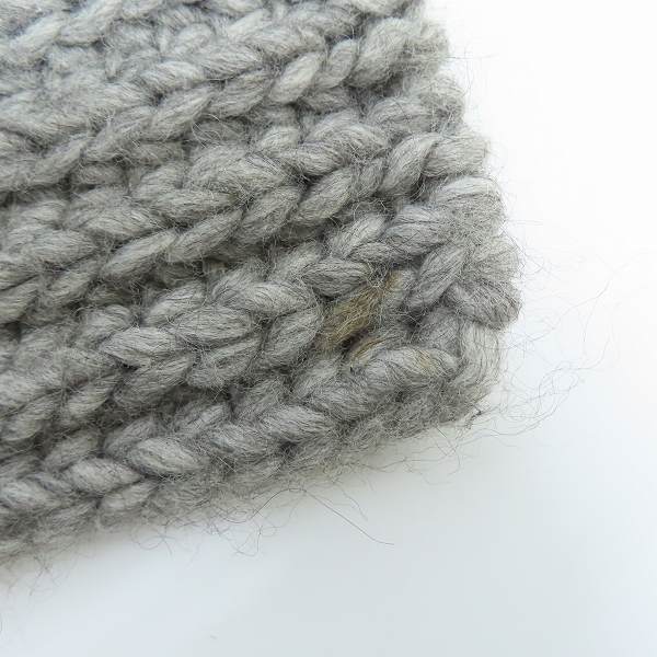 実際に弊社で買取させて頂いたEMPORIO ARMANI/エンポリオアルマーニ ニット帽子マフラー グレー フード×マフラーの画像 7枚目