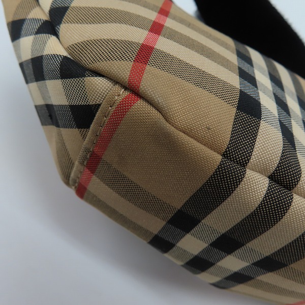 実際に弊社で買取させて頂いたBURBERRY/バーバリー MIDIUM VINTAGE CHECK BUM BAG バムバッグ ボディバッグ 8010430 の画像 7枚目