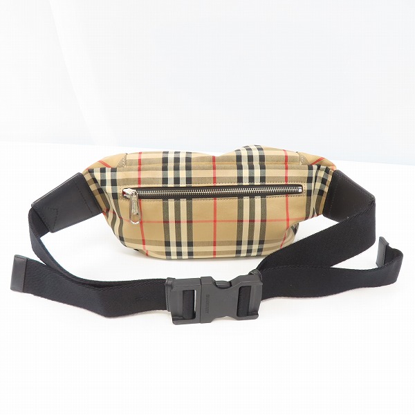実際に弊社で買取させて頂いたBURBERRY/バーバリー MIDIUM VINTAGE CHECK BUM BAG バムバッグ ボディバッグ 8010430 の画像 1枚目