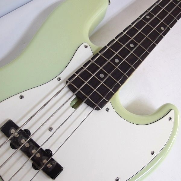 実際に弊社で買取させて頂いた★Bacchus/バッカス Universe Series ジャズベースType 4弦エレキベース ソフトケース付の画像 4枚目