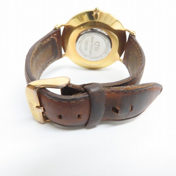 実際に弊社で買取させて頂いた【難有り】Daniel Wellington/ダニエルウェリントン レザーベルト クォーツ/腕時計 B40R7の画像 2枚目