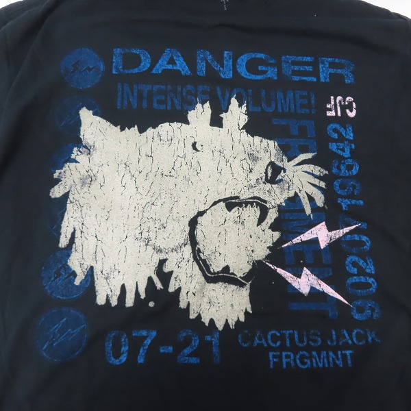 実際に弊社で買取させて頂いたTRAVIS SCOTT×Fragment design/ラヴィススコット×フラグメントデザイン DANGER TEE Tシャツ/XXLの画像 4枚目