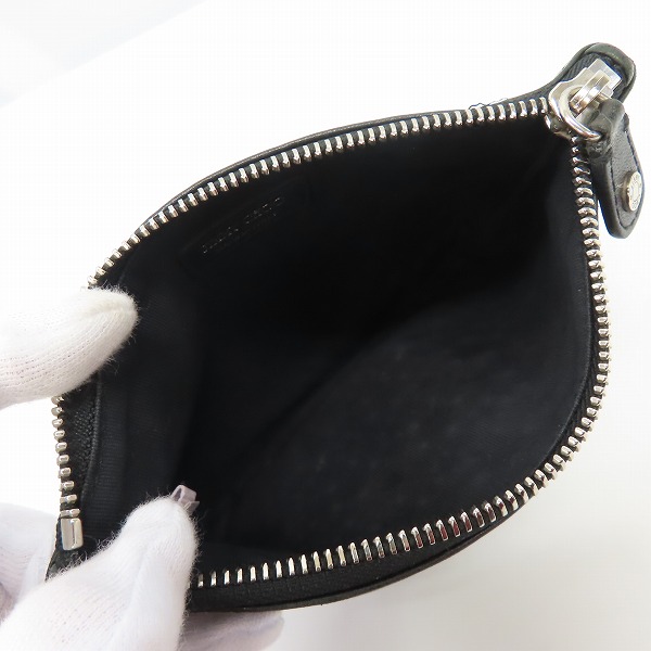 実際に弊社で買取させて頂いたJIMMY CHOO/ジミーチュウ スタースタッズ レザー ポーチの画像 3枚目