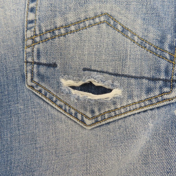 実際に弊社で買取させて頂いたARMANI EXCHANGE/アルマーニエクスチェンジ STRAIGHT/JAMBE DROITE ダメージ加工 ストレート デニムパンツ/33の画像 6枚目