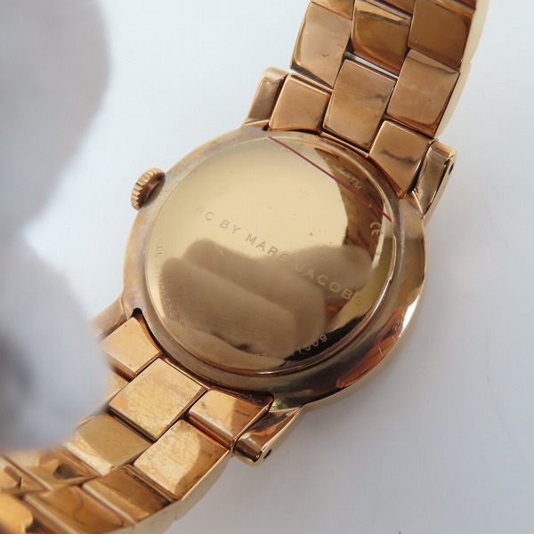 実際に弊社で買取させて頂いたMARC BY MARC JACOBS/マークバイマークジェイコブス クォーツ 腕時計【動作未確認】の画像 4枚目