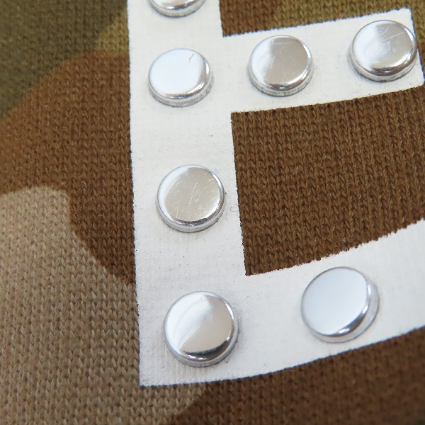 実際に弊社で買取させて頂いたCELINE/セリーヌ 22SS Hoodie In Cotton Fleece With Studs Camo Washed / White スタッズフーディ 2Y676247Q/XSの画像 7枚目