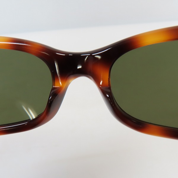 実際に弊社で買取させて頂いた(1)LOEWE/ロエベ サングラス アイウェア SLW506 COL.710 の画像 3枚目