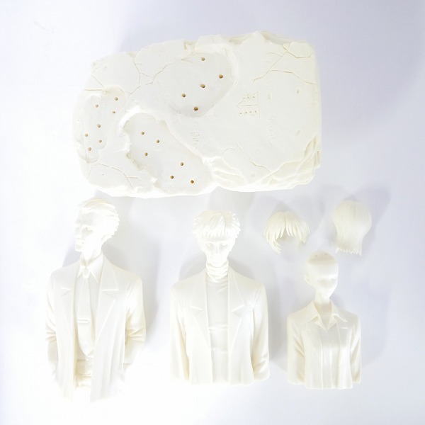 実際に弊社で買取させて頂いた【未組立】メガテクボディ 新世紀エヴァンゲリオン ネルフ誕生 ユイ・ゲンドウ・冬月 胸像 ノンスケール レジンキャストキットの画像 2枚目