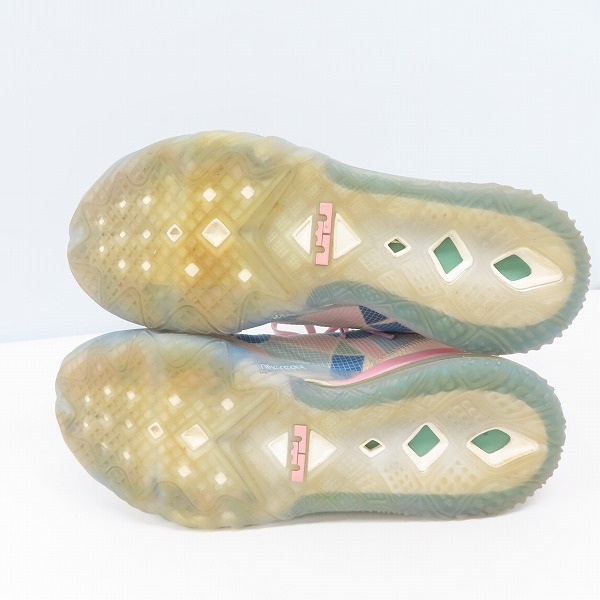 実際に弊社で買取させて頂いたATMOS×NIKE/アトモス×ナイキ レブロン 18ロー "サクラ" ペール アイボリー-ライト アークティック CV7564-101/28.0の画像 2枚目