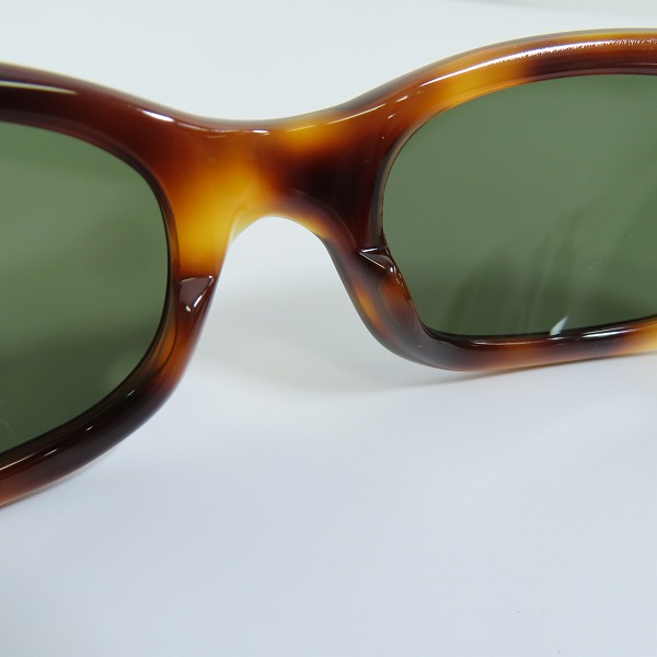 実際に弊社で買取させて頂いた(2)LOEWE/ロエベ サングラス アイウェア SLW506 COL.710 の画像 4枚目