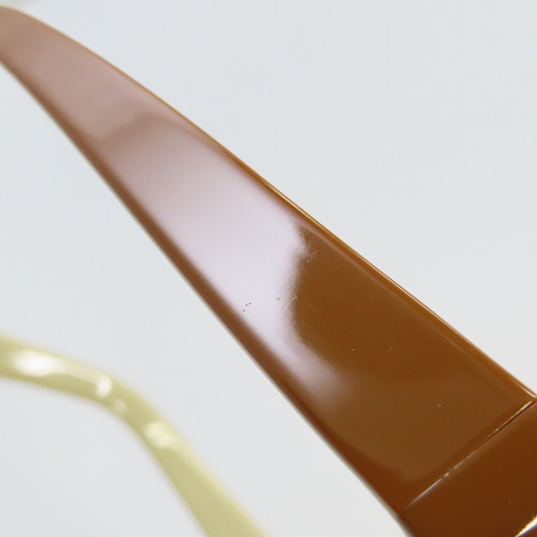 実際に弊社で買取させて頂いた（5）LOEWE/ロエベ サングラス アイウェア SLW506 COL.D23の画像 8枚目