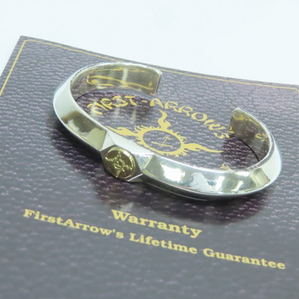 実際に弊社で買取させて頂いた【ギャラ付】FIRST ARROWS/ファーストアローズ K18 ロングホーン バングル BR-245