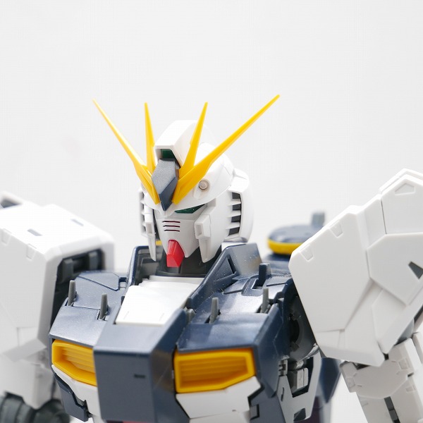 実際に弊社で買取させて頂いた【完成品/ジャンク扱い】BANDAI/バンダイ MG 1/100 νガンダム/逆襲のシャア/ガンプラの画像 5枚目