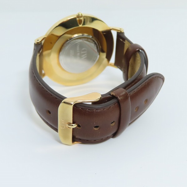 実際に弊社で買取させて頂いたDaniel Wellington/ダニエルウェリントン 腕時計 DW00100006/替えベルトつきの画像 2枚目