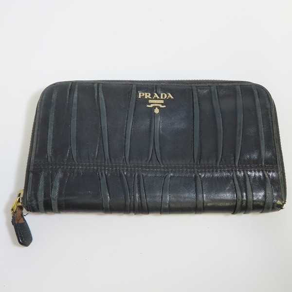 実際に弊社で買取させて頂いたPRADA/プラダ レザー ラウンドファスナー長財布