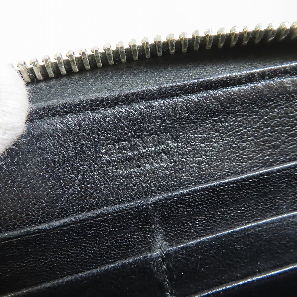 実際に弊社で買取させて頂いたPRADA/プラダ レザー ラウンドファスナー長財布の画像 4枚目