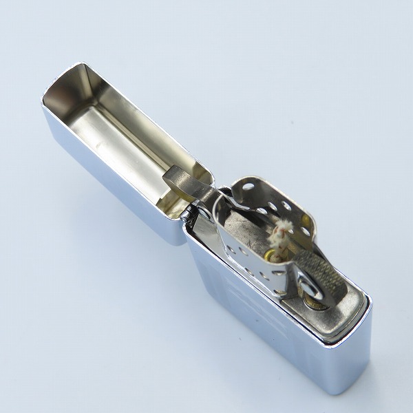 実際に弊社で買取させて頂いたZIPPO/ジッポー Barbour Street 50 Years バーバーストリート 本社 50周年記念 2005年製の画像 4枚目