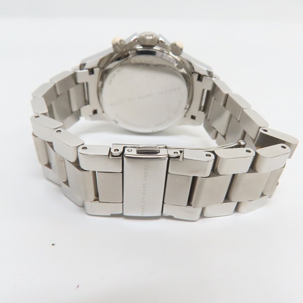 実際に弊社で買取させて頂いた MARC BY MARC JACOBS/マークバイマークジェイコブス クォーツ 腕時計 MBM3155の画像 2枚目